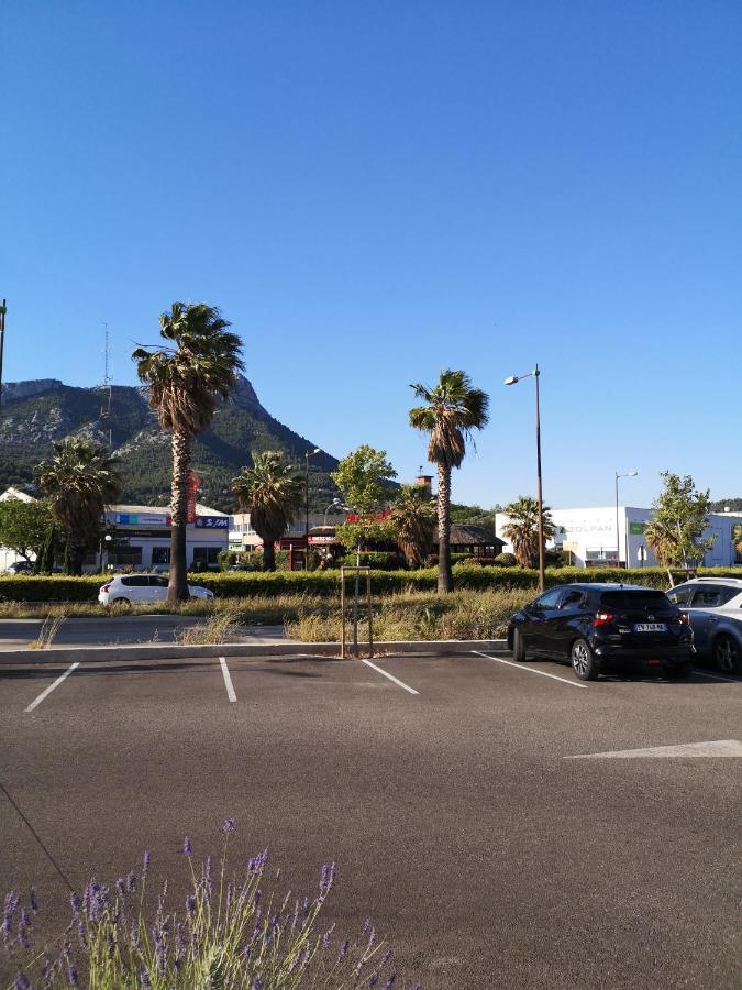 Studio A 15 Minutes Des Plages ラ・ヴァレット＝デュ＝バール エクステリア 写真